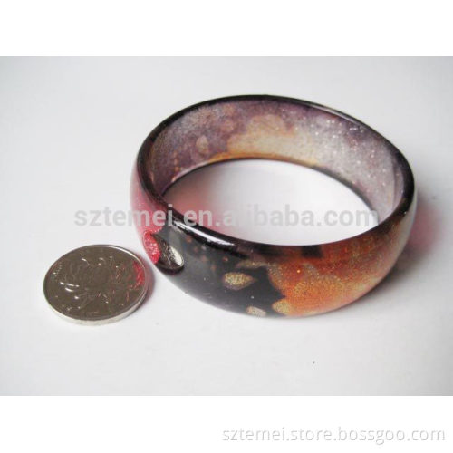 China factory supples high quality acrylic fashion lady\s bracelet